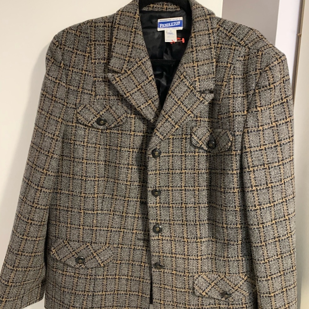 Blazer - Picture 2 of 3